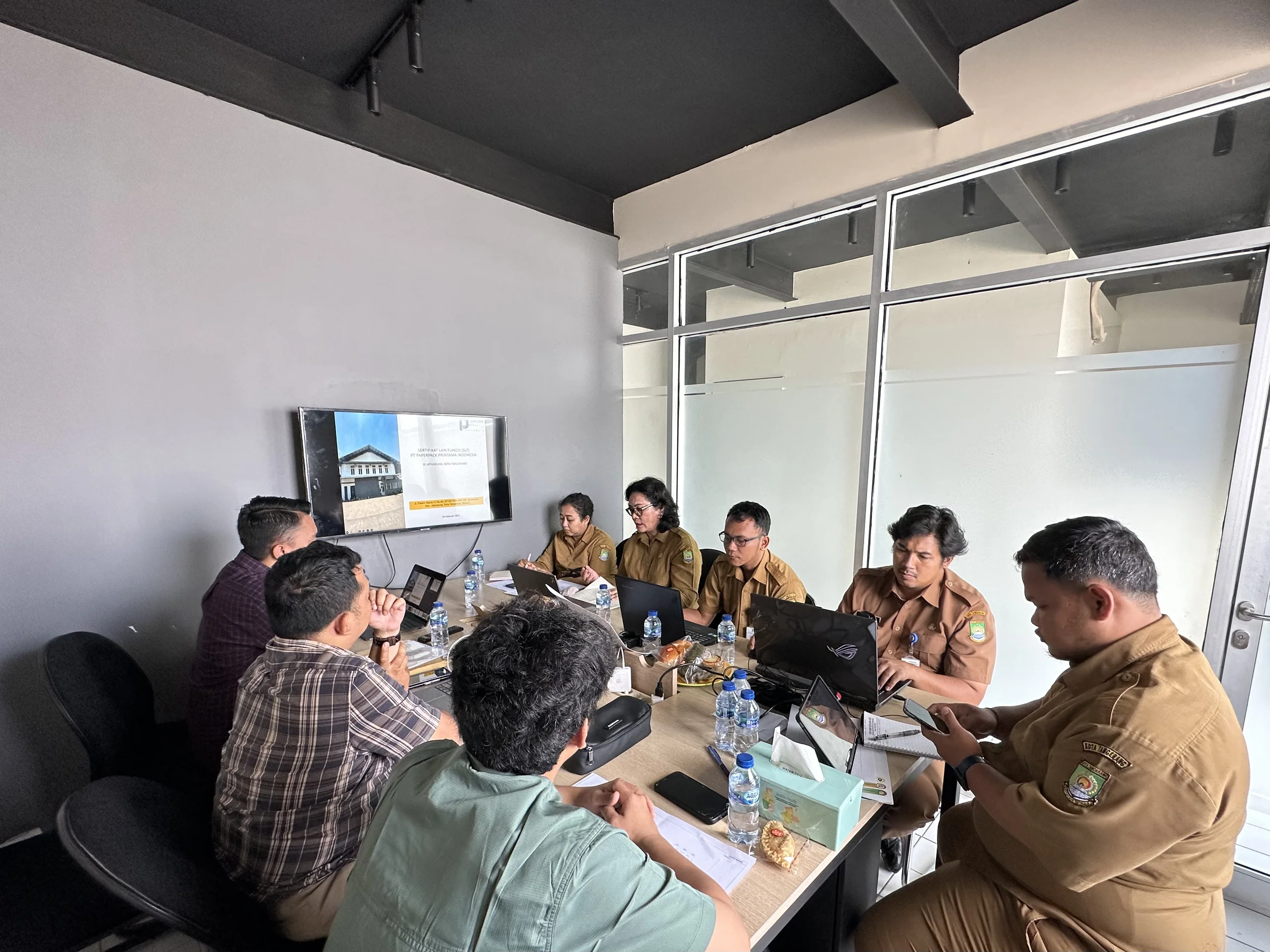 Izin Lingkungan Fasilitas Pembangkit Listrik Tenaga Surya (PLTS) Terapung di Waduk dan Danau